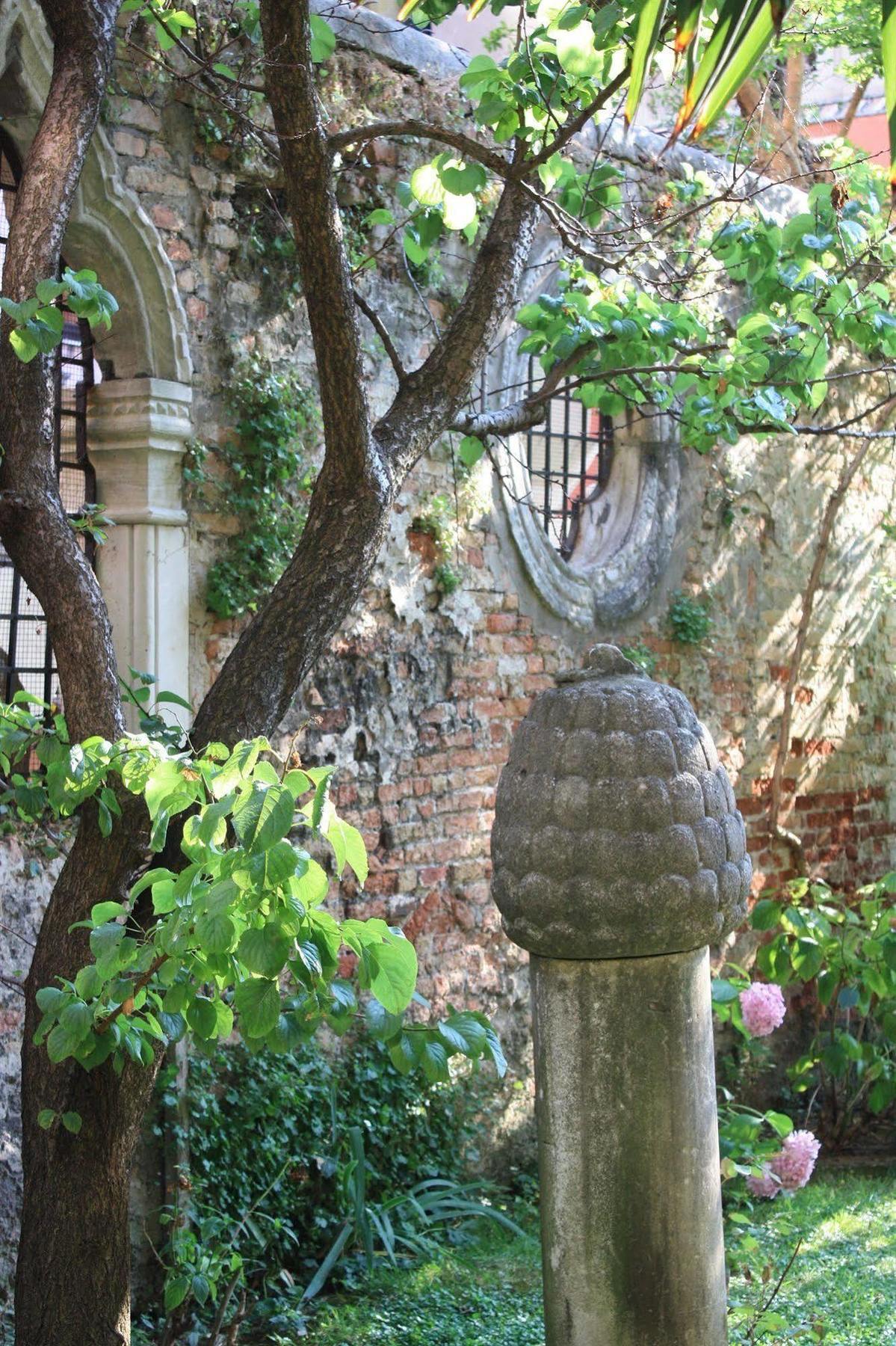 Appartamento Garden Ca' Rezzonico Venezia Esterno foto
