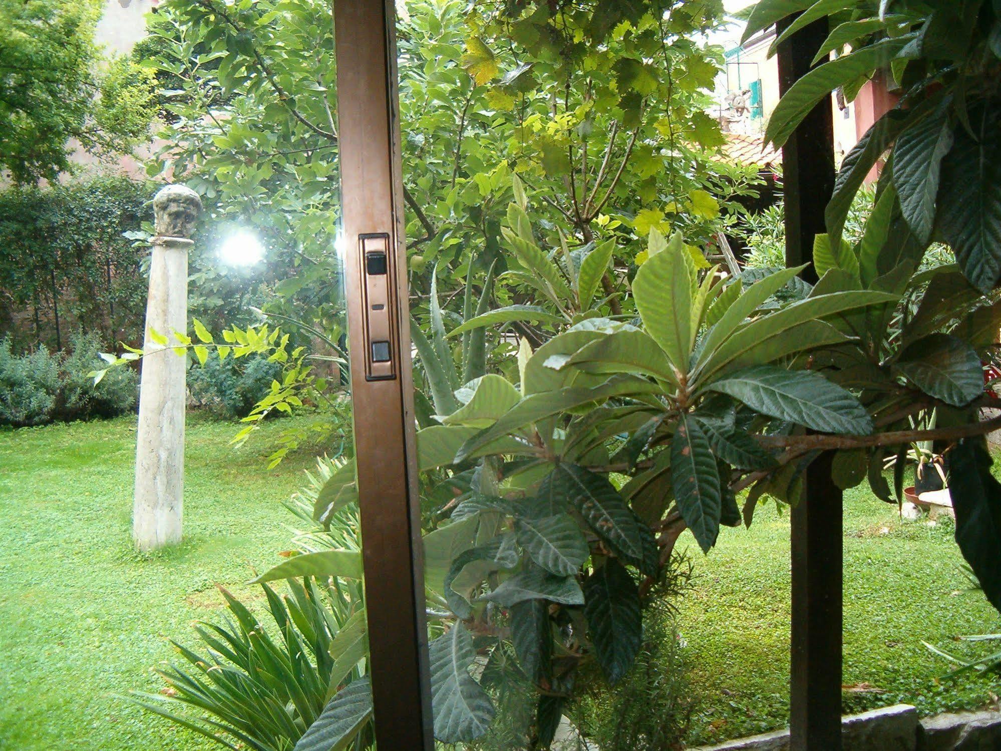 Appartamento Garden Ca' Rezzonico Venezia Esterno foto
